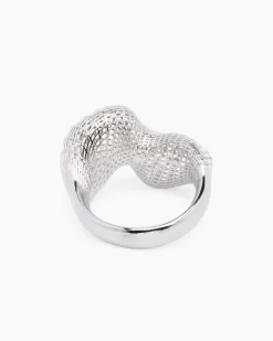 Ring im modischen Design