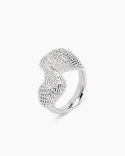 Ring im modischen Design