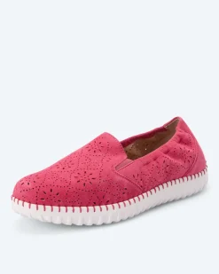 Slipper mit Lochmuster