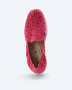 Slipper mit Lochmuster