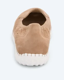 Slipper mit Lochmuster