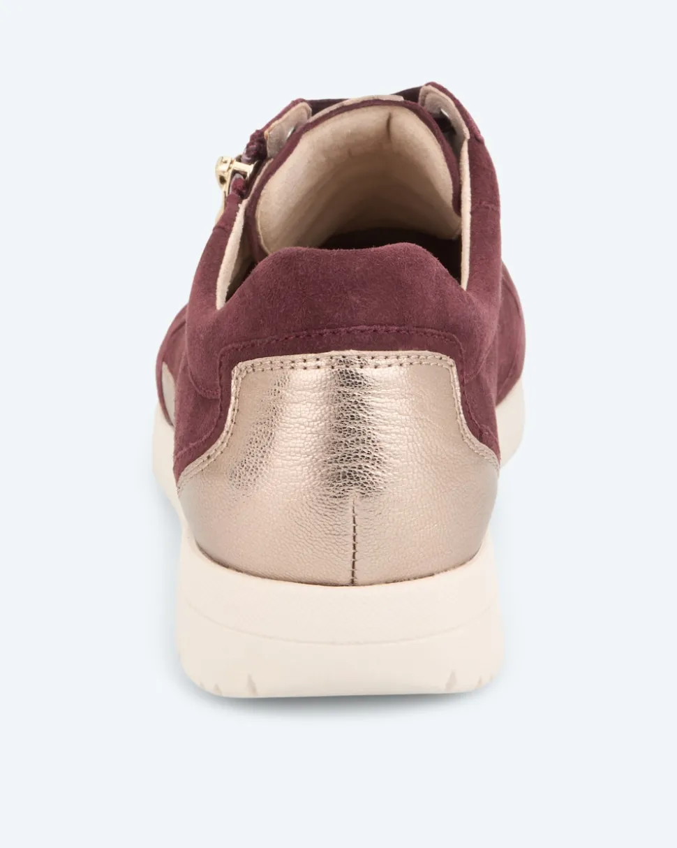 Sneaker