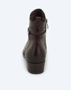 Stiefelette mit Deko